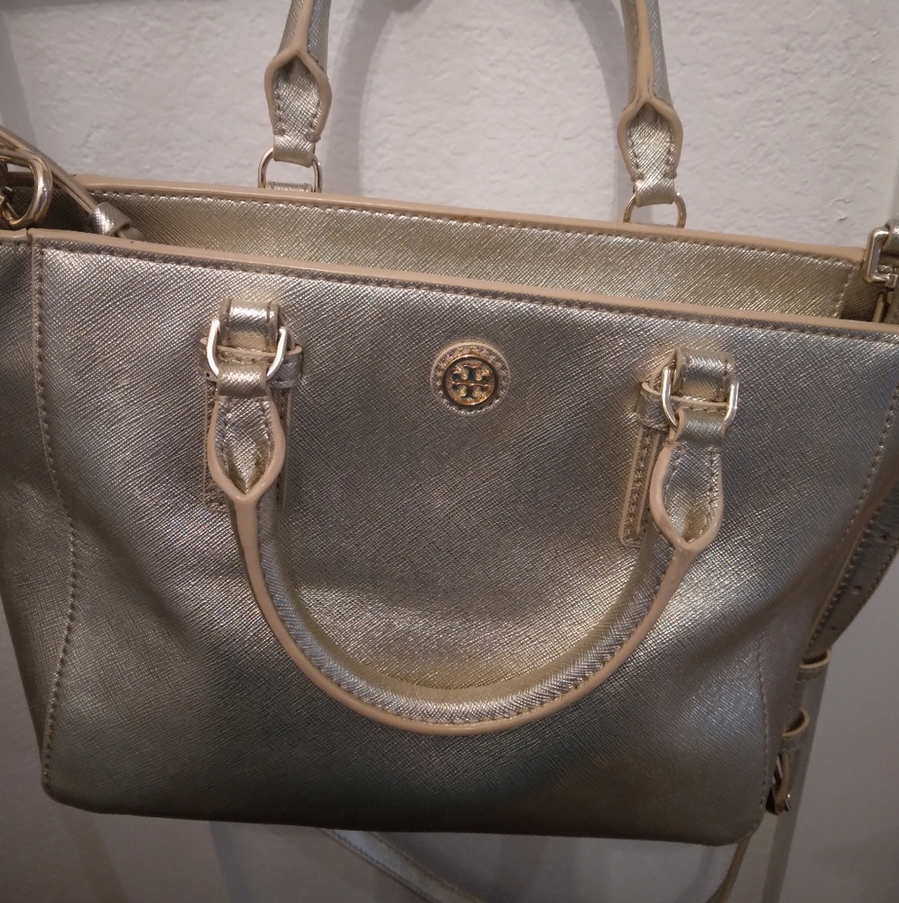 - Tory burch small crossbody robinson